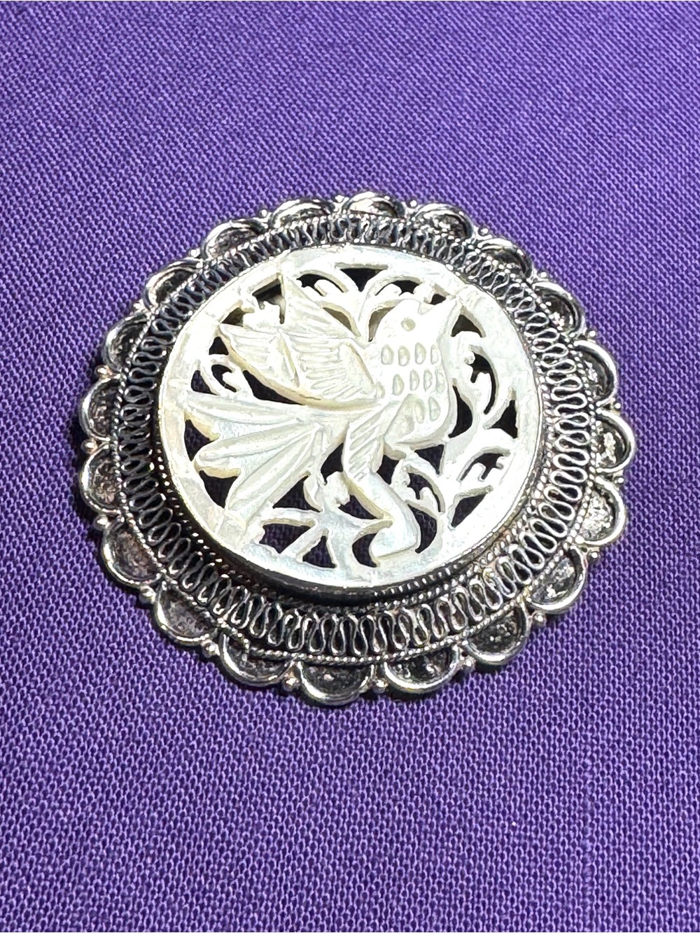 Vintage 950 Silver Handcarved Mother Of Pearl Bird Pendent/Brooch From Bethlehem